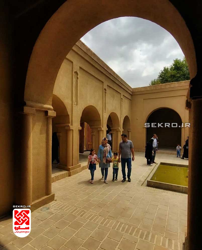 مسجد فهرج پارک ایران کوچک