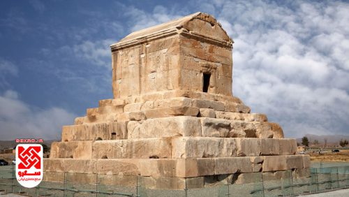 معماری پارسی، تکنیک‌های معماری هخامنشی، مصالح معماری هخامنشی، ستون‌های هخامنشی، تخت جمشید، کاخ‌های پارسی، طراحی فضاهای بزرگ، استحکام معماری پارسی، نوآوری‌های معماری هخامنشی، هنر حجاری و سنگ‌تراشی، نمادهای معماری پارسی، هماهنگی معماری با طبیعت، تأثیر معماری پارسی بر معماری جهان، معماری ایران باستان، معماری کلاسیک، کاخ‌های شوش، ایوان‌های ستون‌دار، معماری اسلامی ایران، آثار معماری پارسی، سبک‌های معماری هخامنشی.