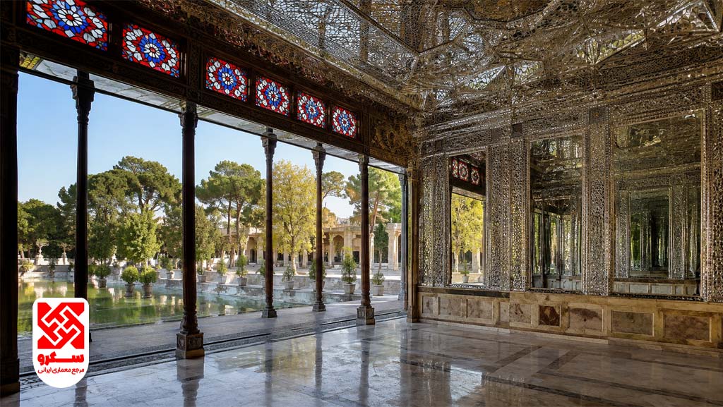 آینه‌کاری در ایوان ایرانی با بازتاب باغ و حوض در معماری تاریخی
